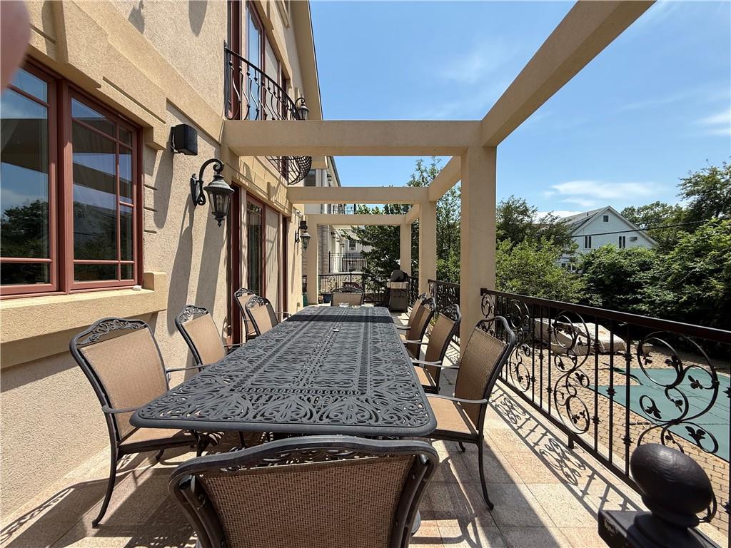 42 Beaumont Street Manhattan Beach Brooklyn NY 11235