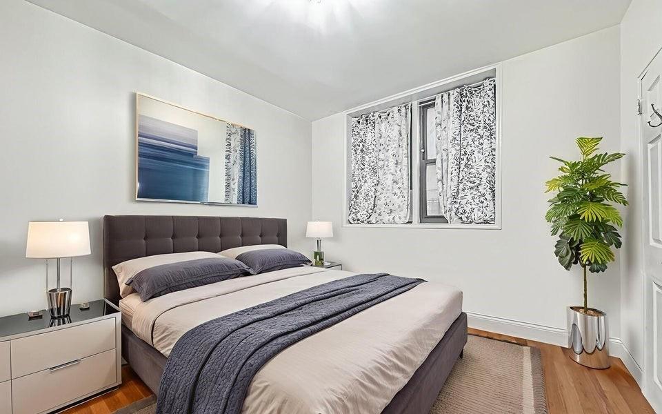 145 Lincoln Avenue Grant City Staten Island NY 10306