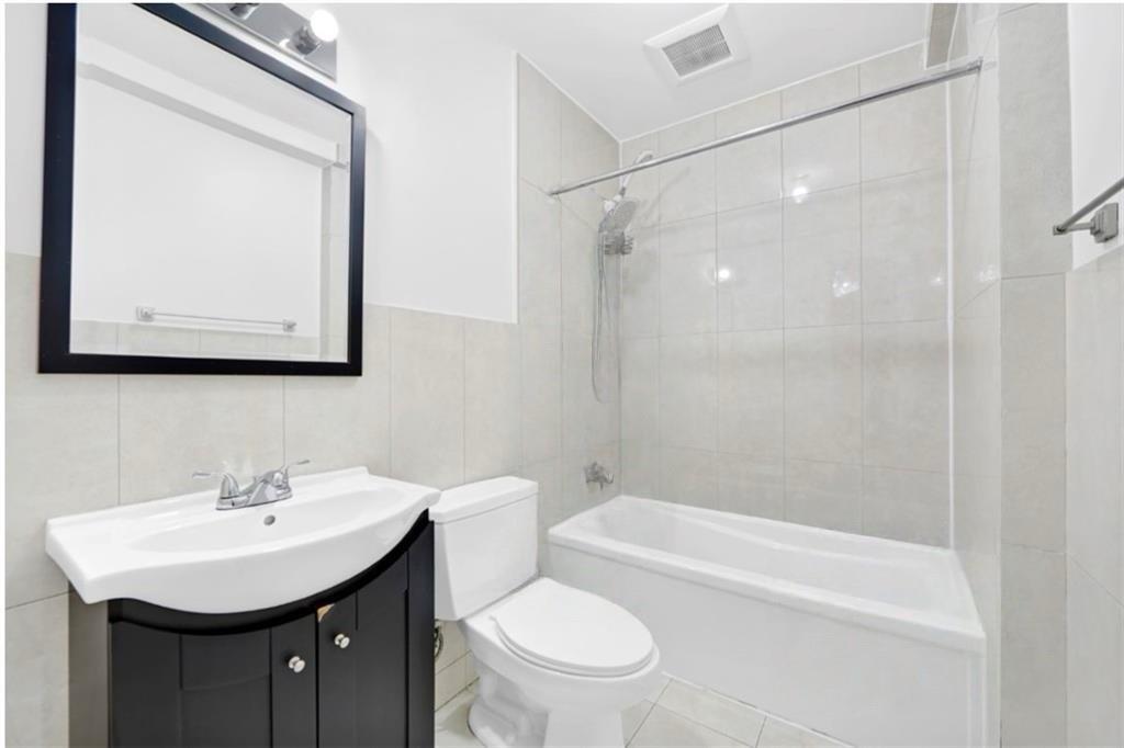 2490 East 7th Street Sheepshead Bay Brooklyn NY 11235