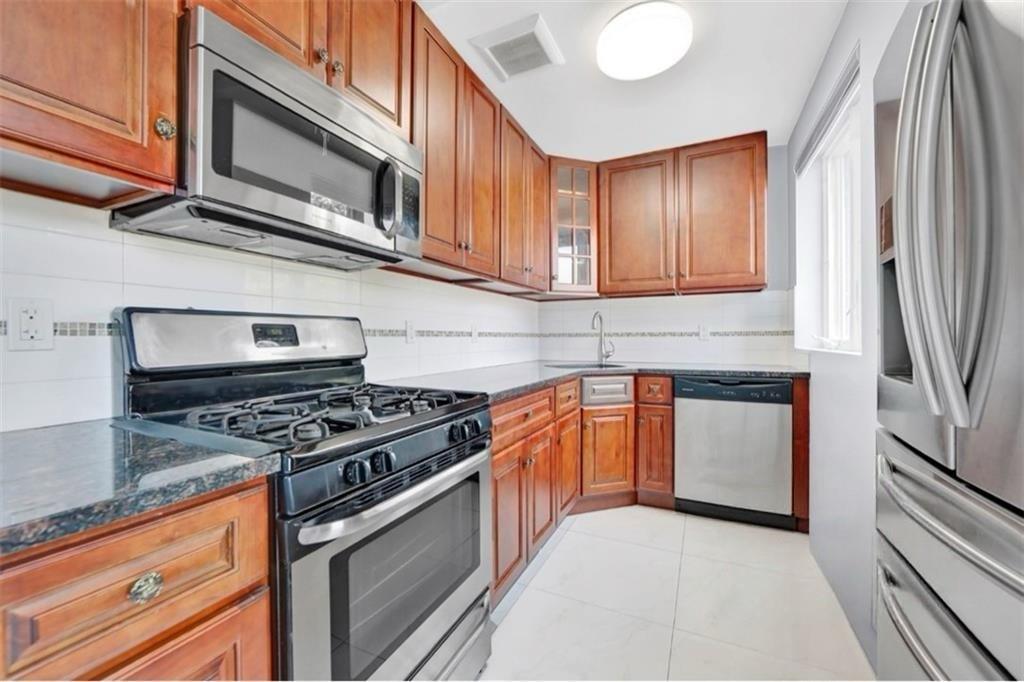 2490 East 7th Street Sheepshead Bay Brooklyn NY 11235