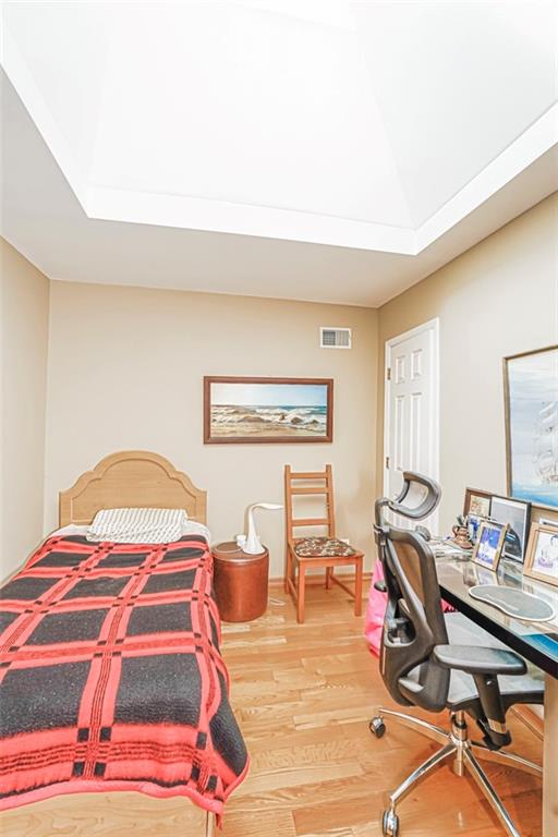 16 Fawn Lane Bay Terrace Staten Island NY 10306