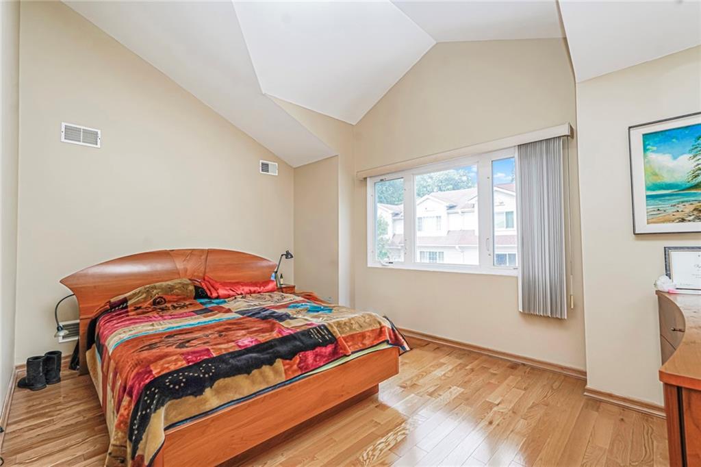 16 Fawn Lane Bay Terrace Staten Island NY 10306