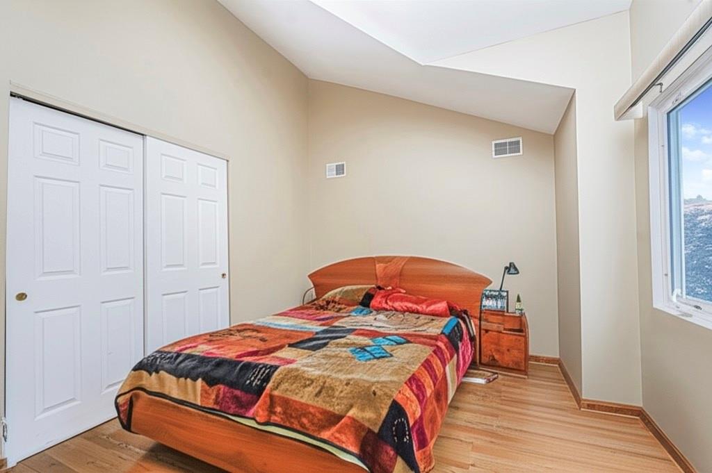 16 Fawn Lane Bay Terrace Staten Island NY 10306