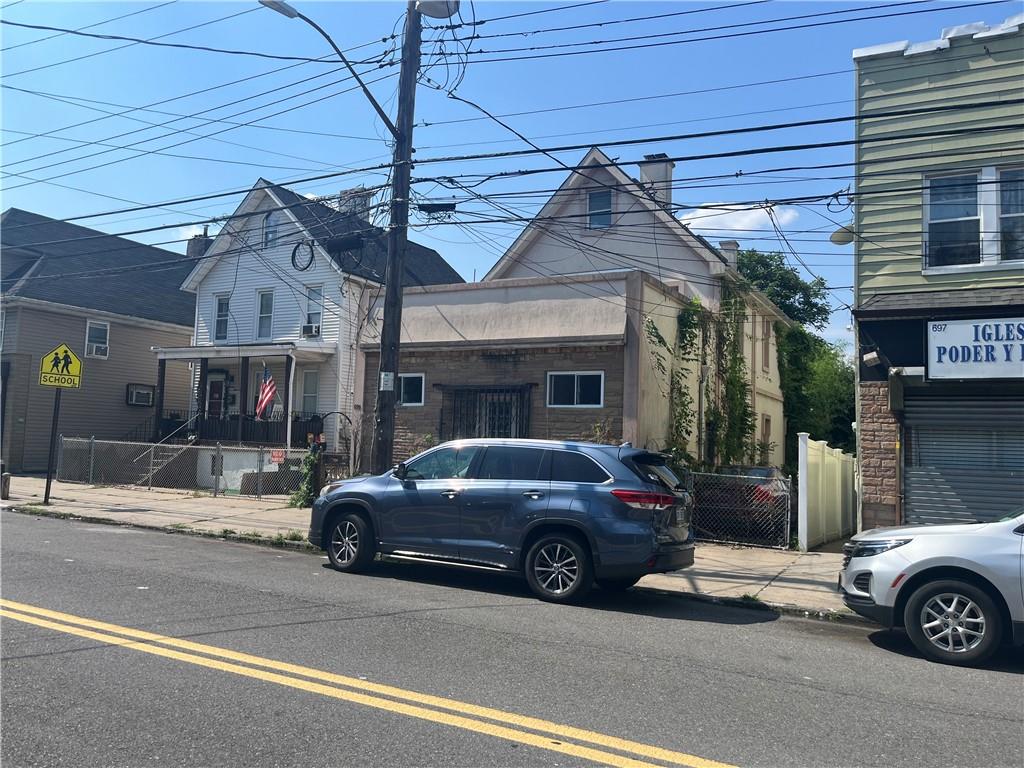 699 Henderson Avenue West Brighton Staten Island NY 10310