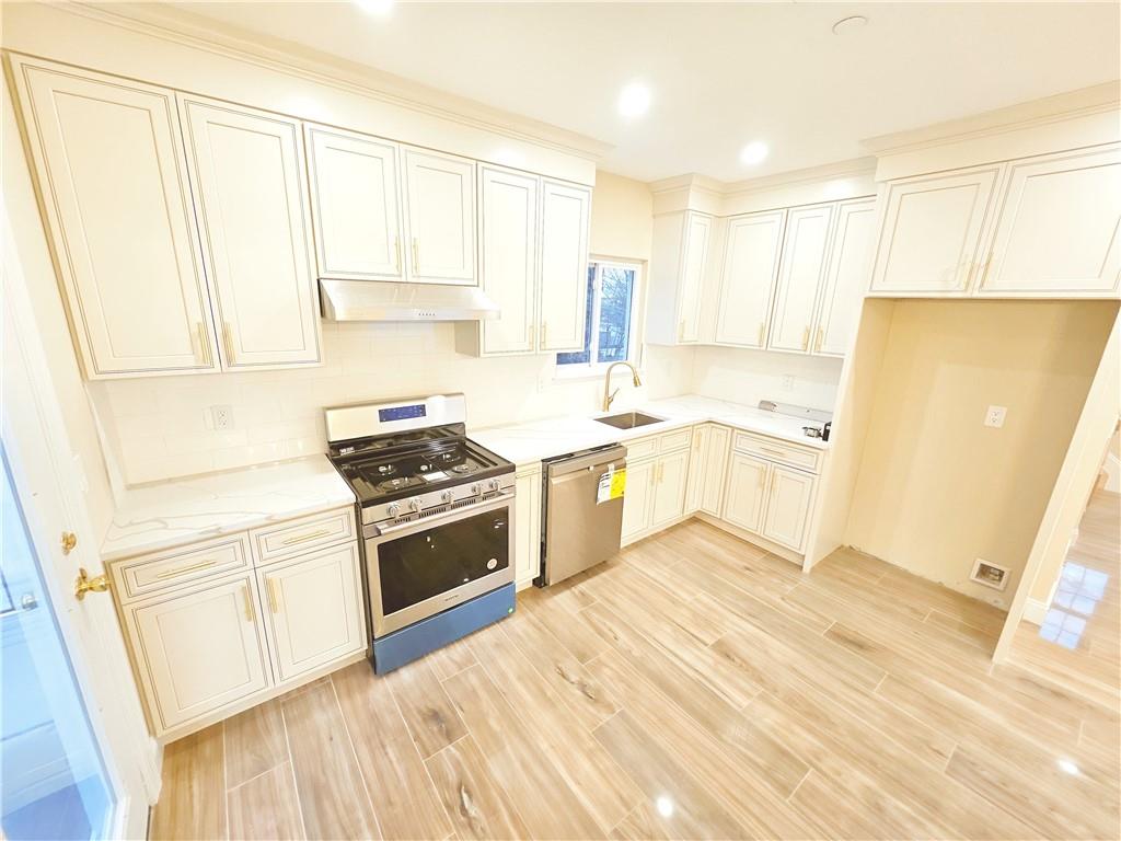 806 Van Duzer Street Clifton Staten Island NY 10304
