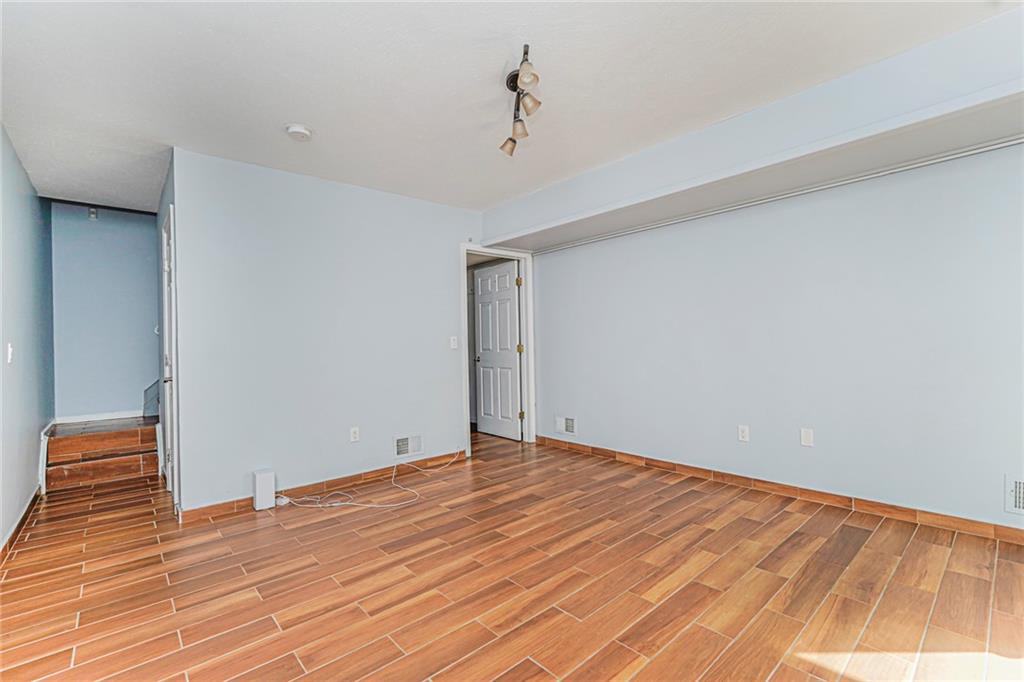 499 Medina Street Oakwood Staten Island NY 10306