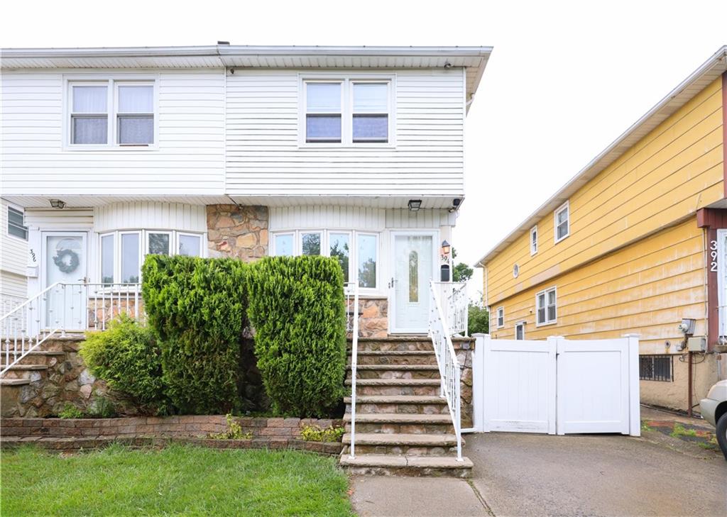 394 Stobe Avenue Midland Beach Staten Island NY 10306