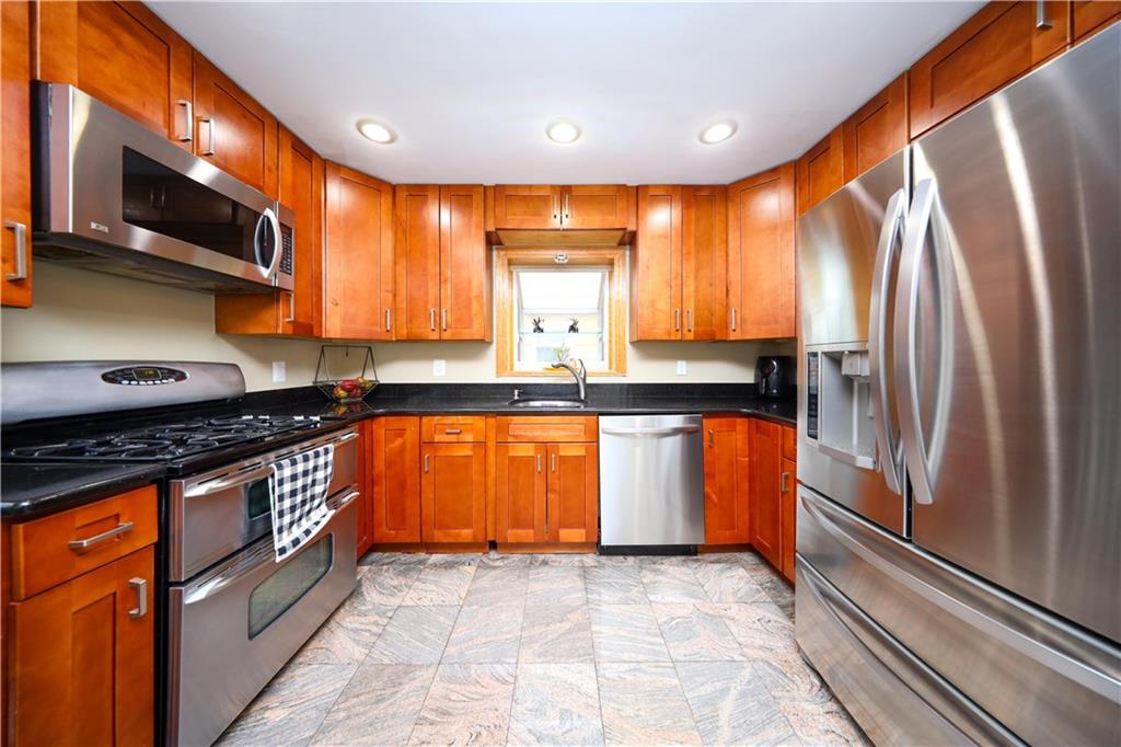 394 Stobe Avenue Midland Beach Staten Island NY 10306