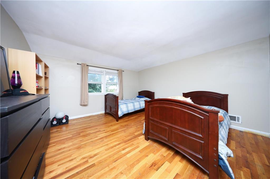 394 Stobe Avenue Midland Beach Staten Island NY 10306
