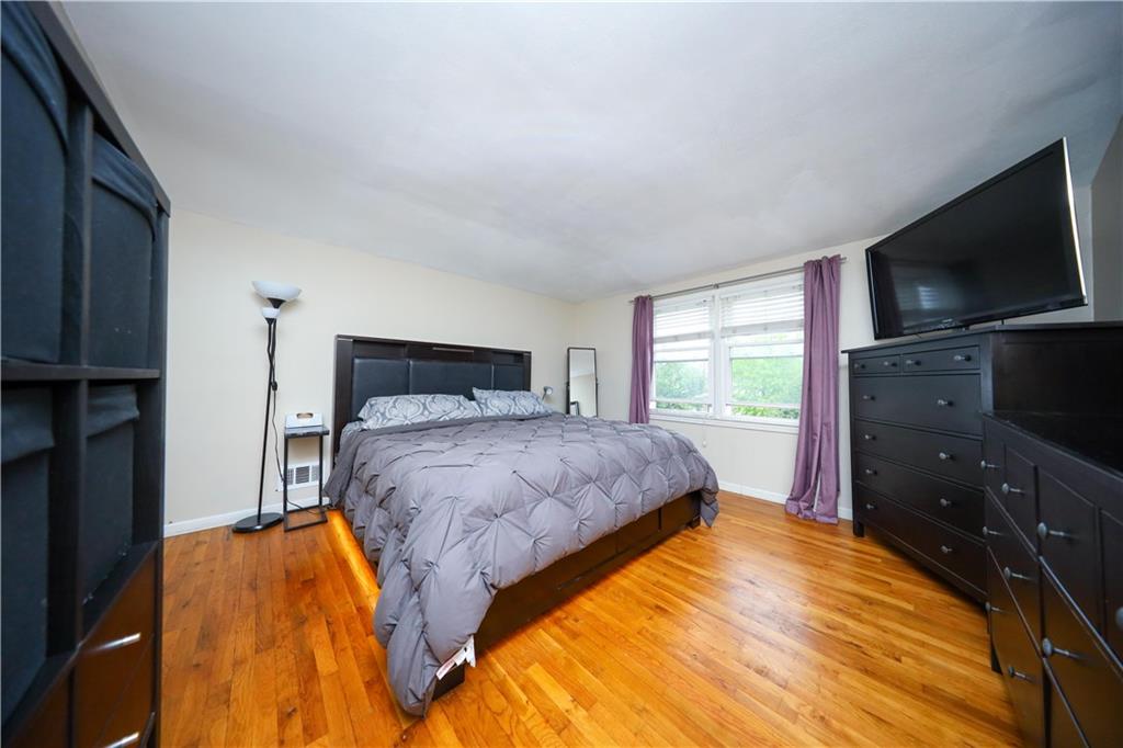 394 Stobe Avenue Midland Beach Staten Island NY 10306