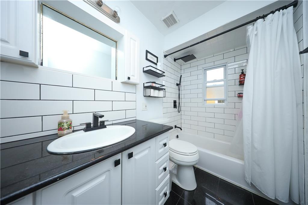 394 Stobe Avenue Midland Beach Staten Island NY 10306