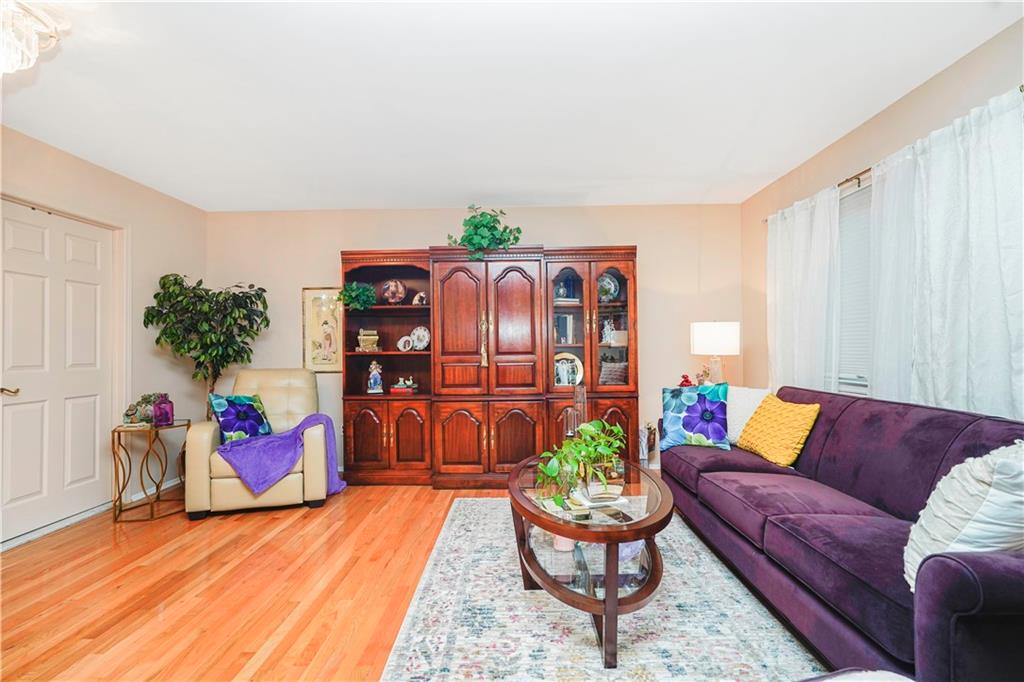 100 Robin Court Woodrow Staten Island NY 10309