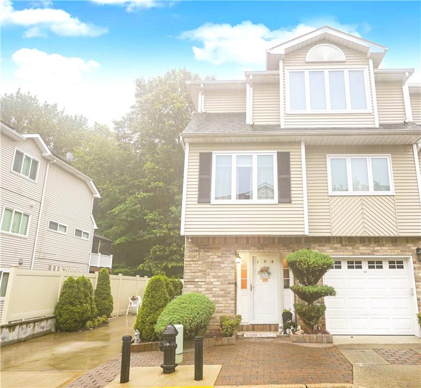 100 Robin Court Woodrow Staten Island NY 10309