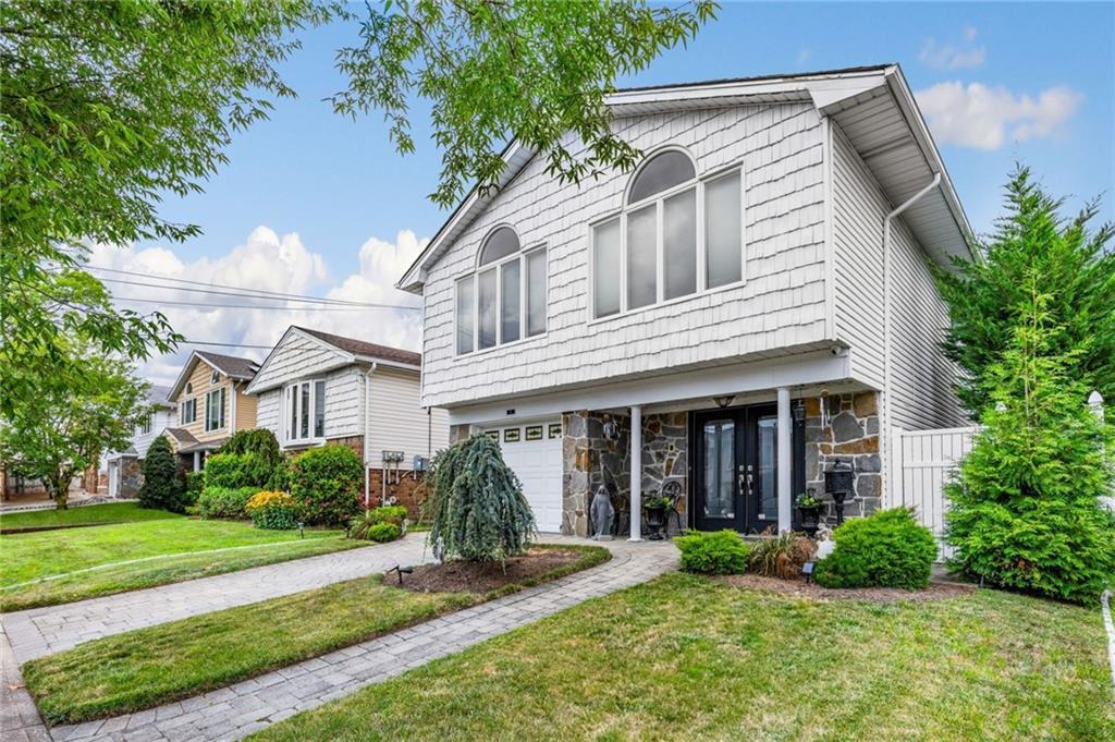 15 Berglund Avenue Bulls Head Staten Island NY 10314