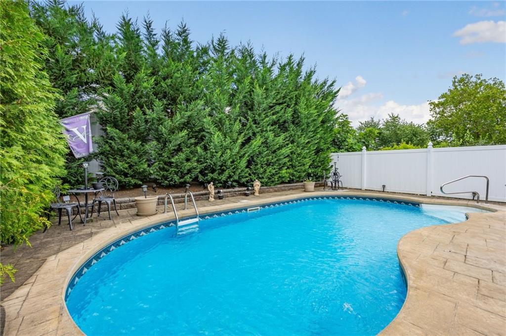 15 Berglund Avenue Bulls Head Staten Island NY 10314
