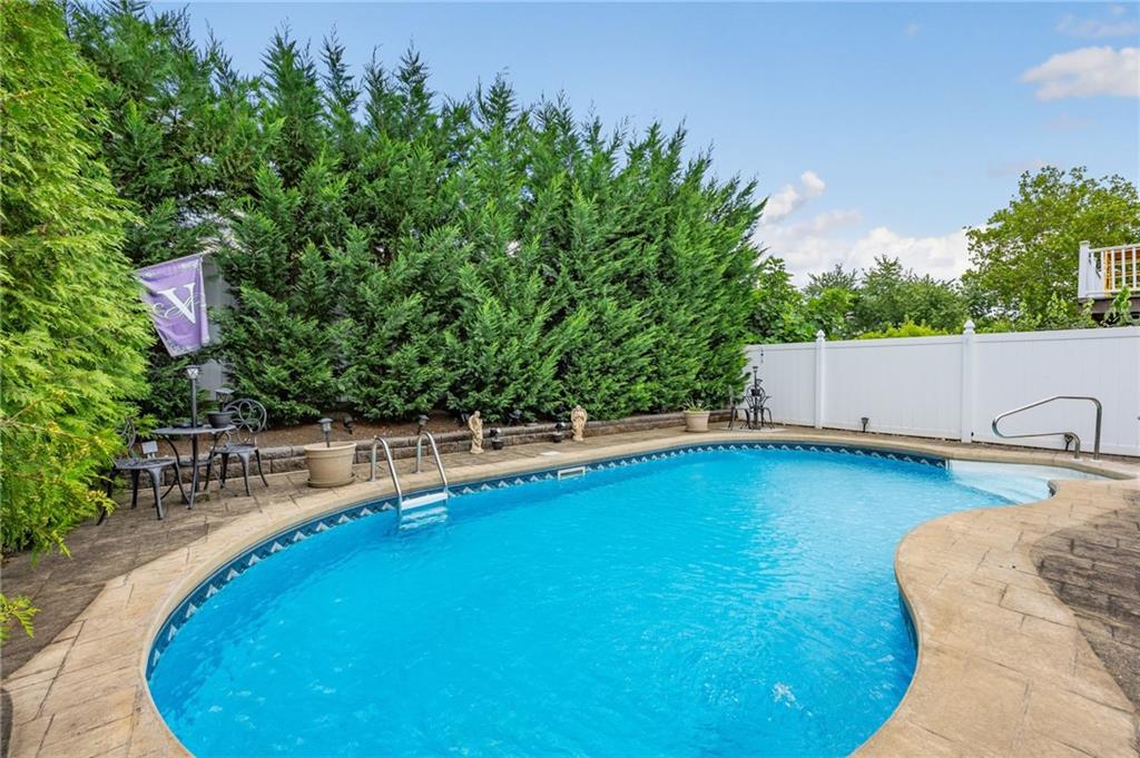 15 Berglund Avenue Bulls Head Staten Island NY 10314