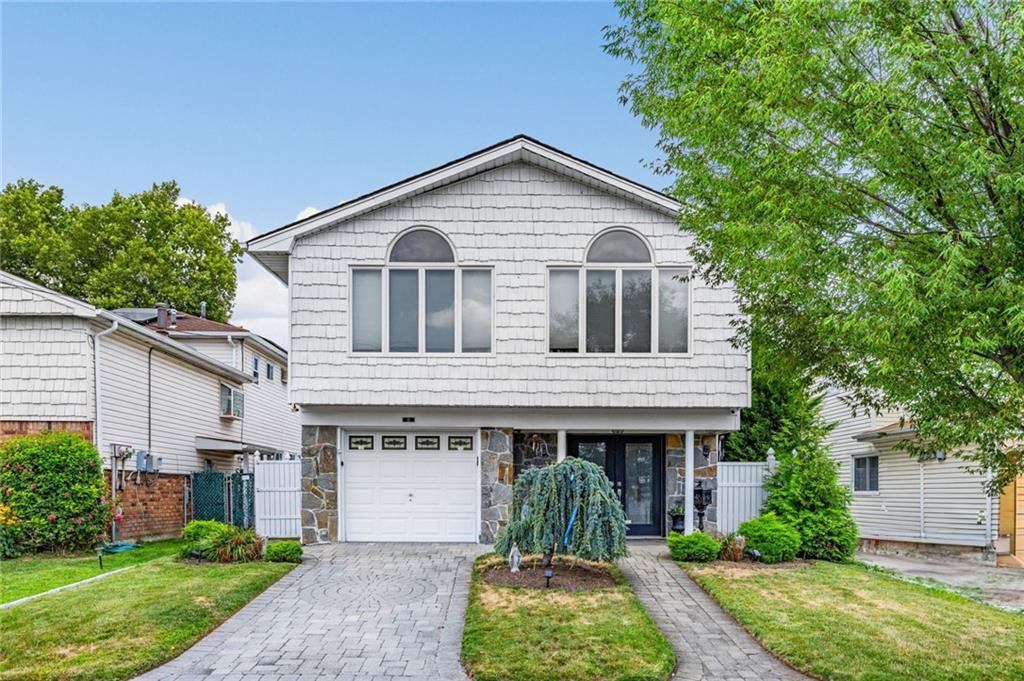 15 Berglund Avenue Bulls Head Staten Island NY 10314