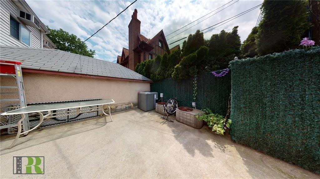 2112 Avenue L Midwood Brooklyn NY 11210