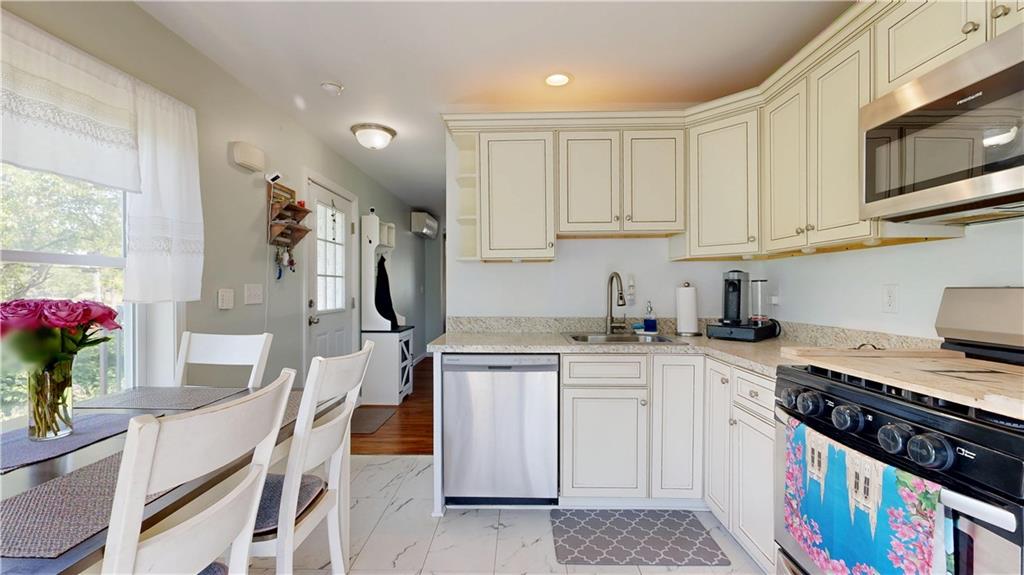 602 Seaview Avenue Midland Beach Staten Island NY 10305