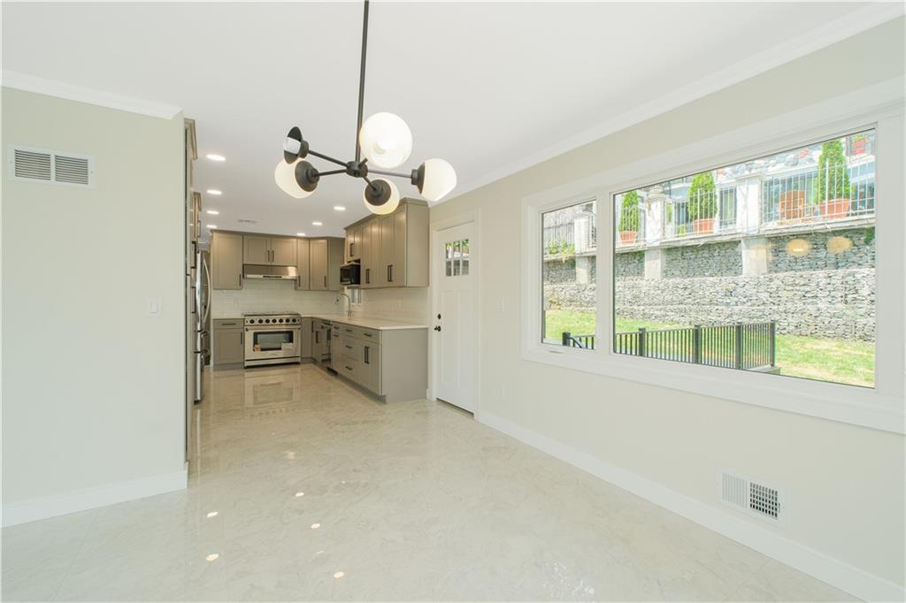 113 Longview Road Grymes Hill Staten Island NY 10304