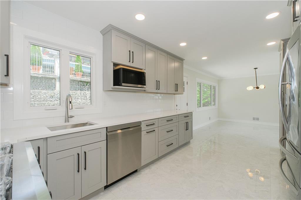 113 Longview Road Grymes Hill Staten Island NY 10304