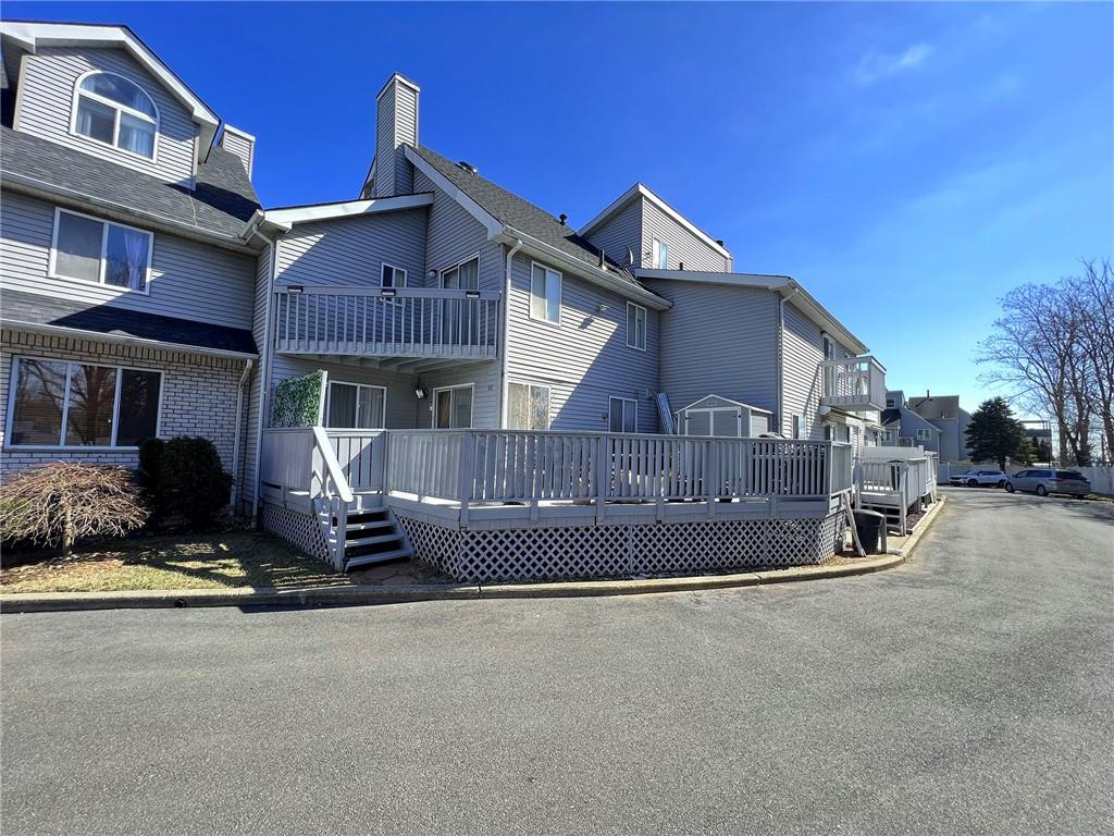 45 Fairlawn Loop Bay Terrace Staten Island NY 10308
