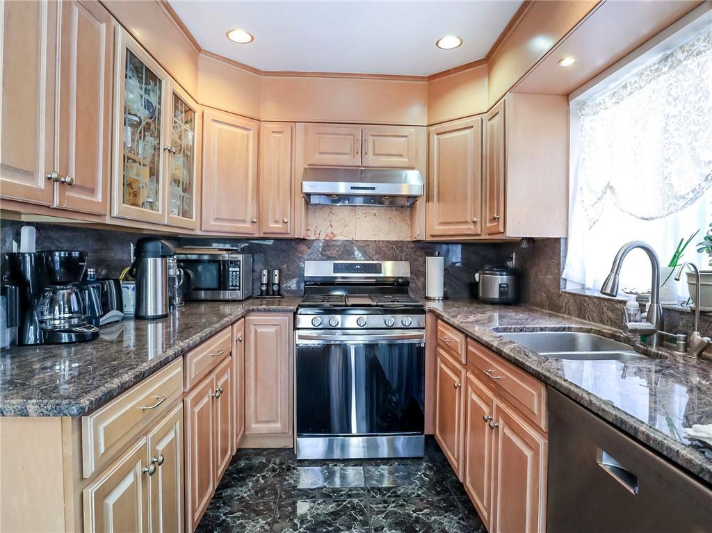 45 Fairlawn Loop Bay Terrace Staten Island NY 10308