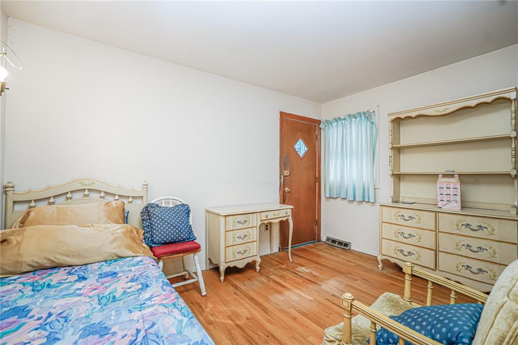 184 Barclay Avenue Annadale Staten Island NY 10312