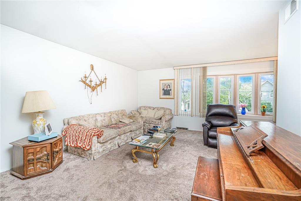 184 Barclay Avenue Annadale Staten Island NY 10312