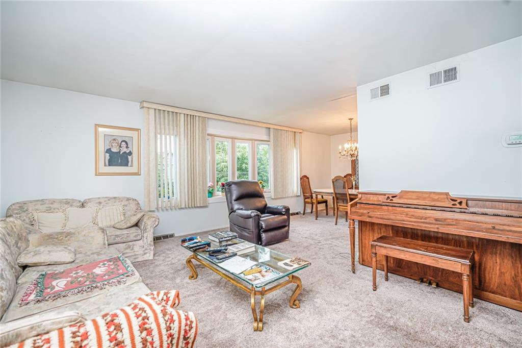 184 Barclay Avenue Annadale Staten Island NY 10312