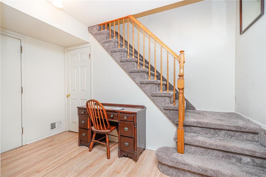 184 Barclay Avenue Annadale Staten Island NY 10312