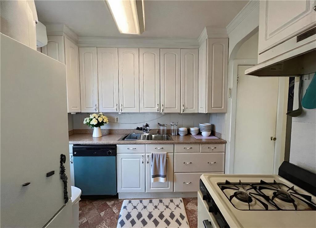 1046 East 32nd Street East Flatbush Brooklyn NY 11210