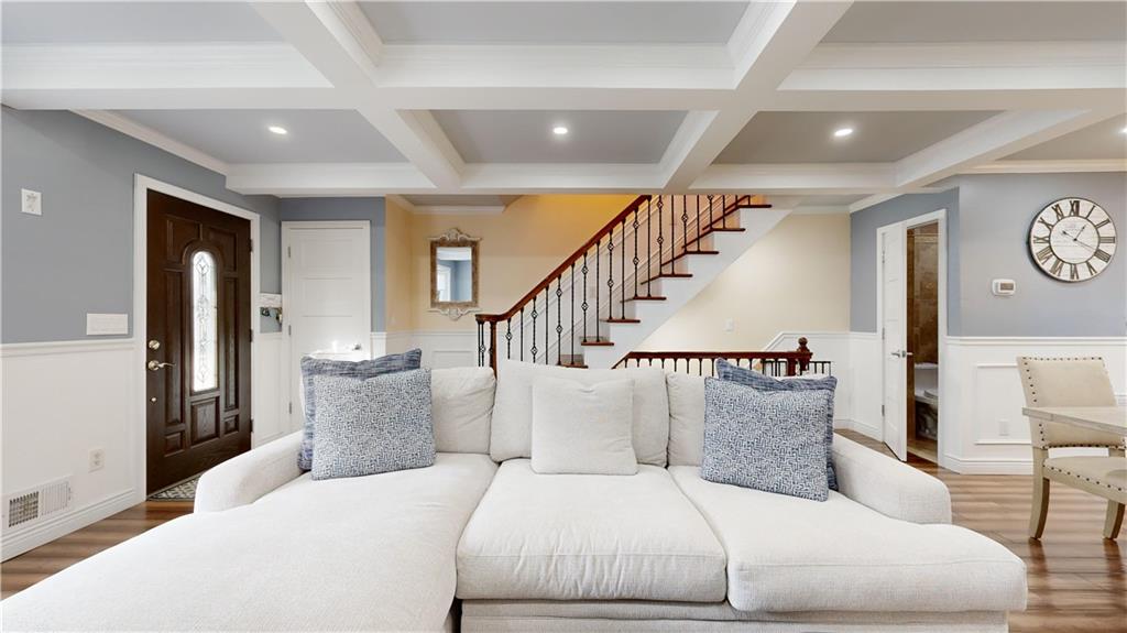 39 Hemlock Court Rossville Staten Island NY 10309