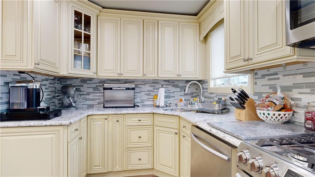 39 Hemlock Court Rossville Staten Island NY 10309