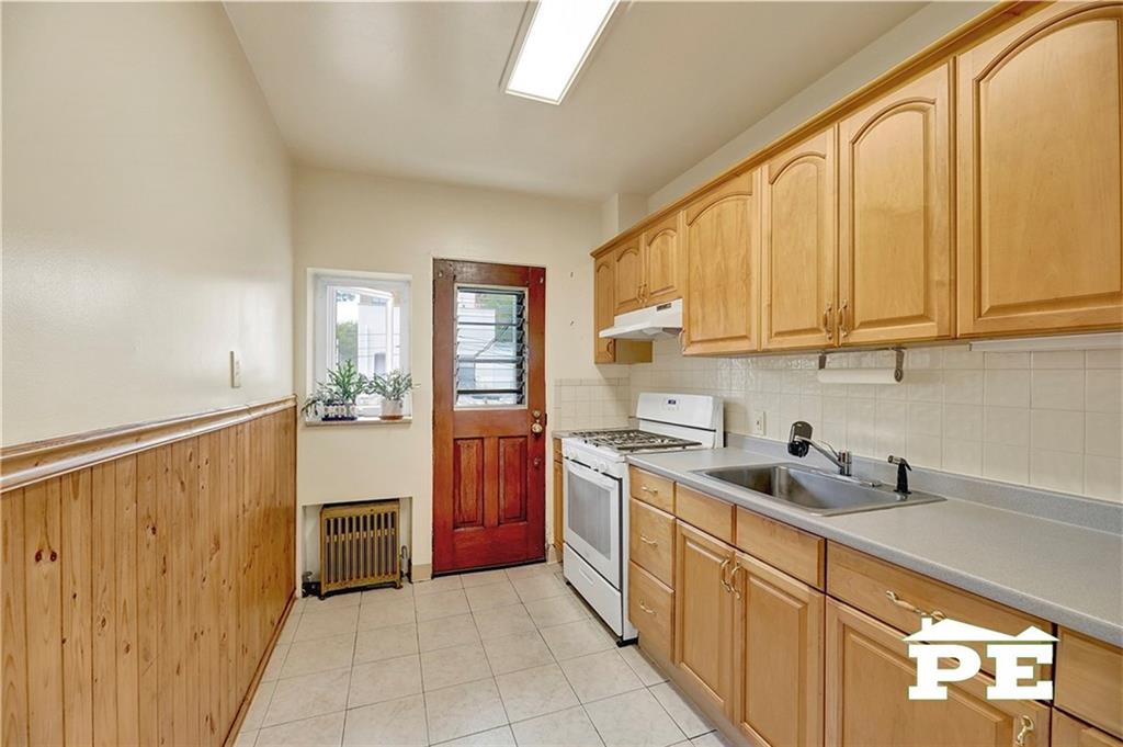 932 52nd Street Sunset Park Brooklyn NY 11219