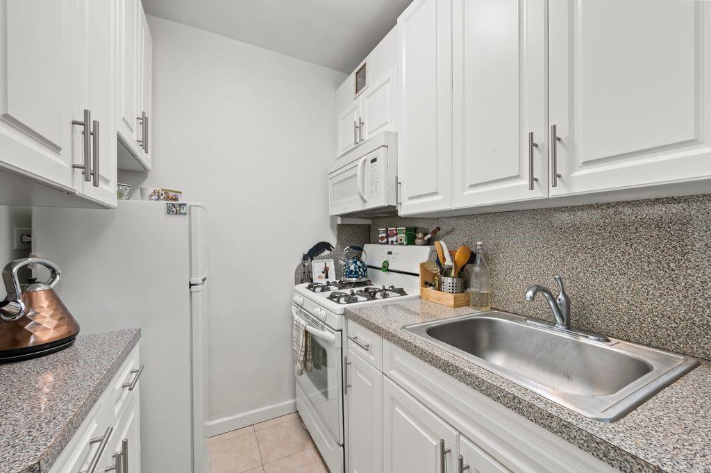 9425 Shore Road Bay Ridge Brooklyn NY 11209