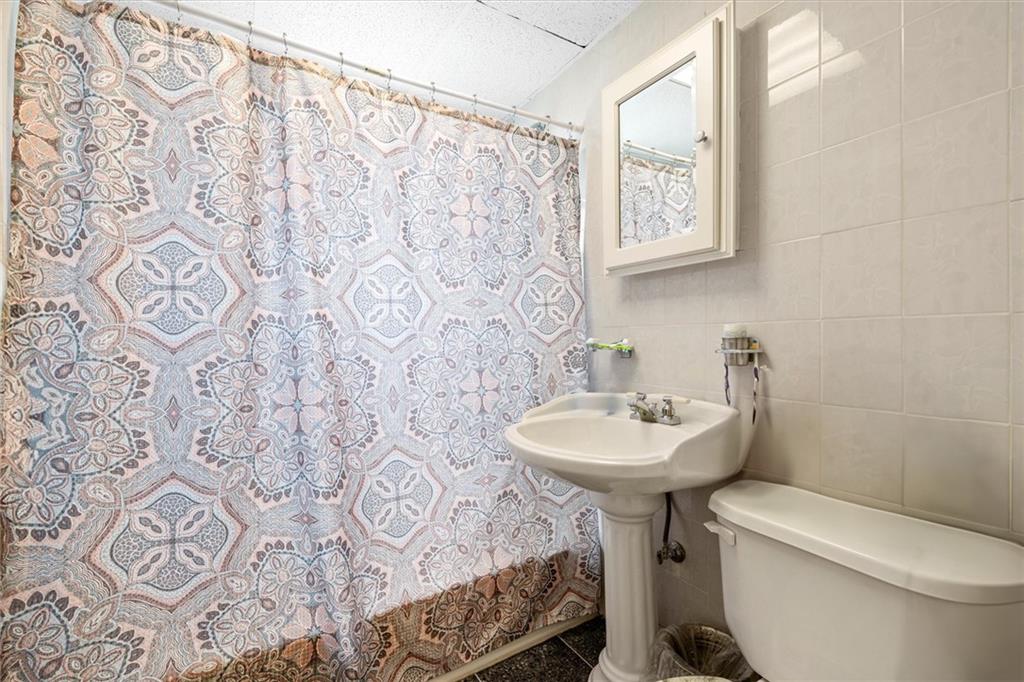 33 Bevy Court Gerritsen Beach Brooklyn NY 11229