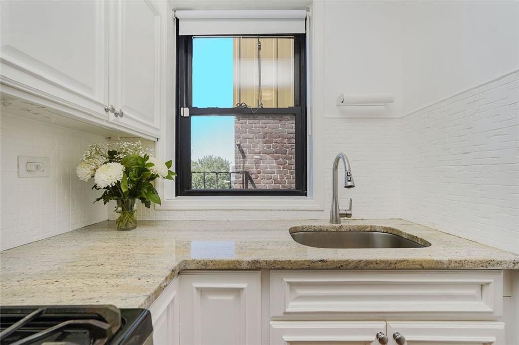 2821 Kings Highway Midwood Brooklyn NY 11229