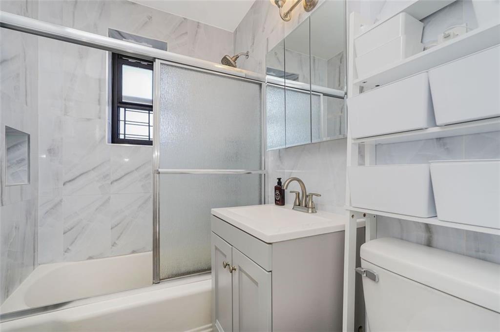 2821 Kings Highway Midwood Brooklyn NY 11229