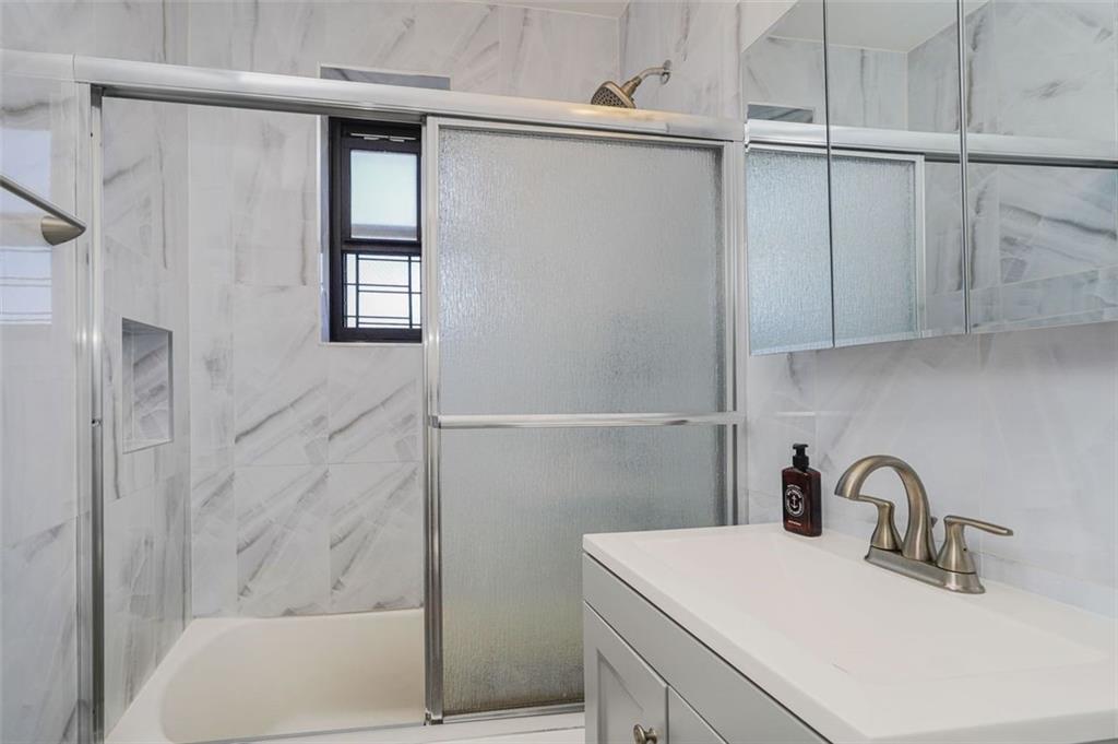 2821 Kings Highway Midwood Brooklyn NY 11229