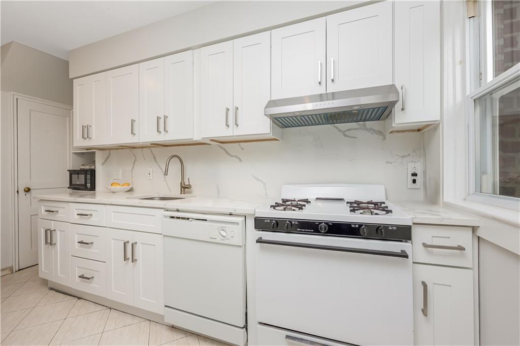 16511 Jewel Avenue Fresh Meadows Flushing NY 11365