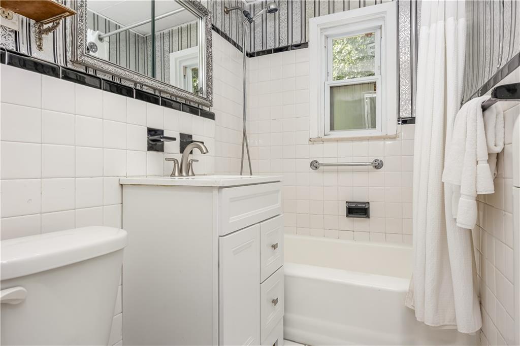 16511 Jewel Avenue Fresh Meadows Flushing NY 11365