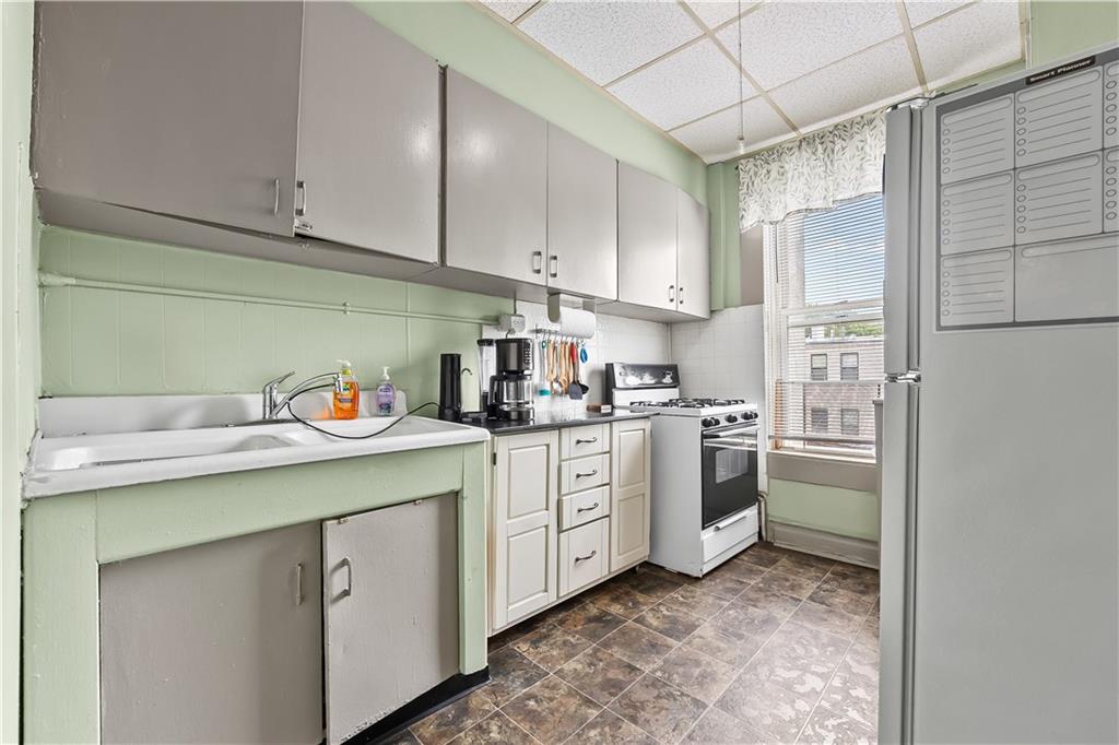 524 54th Street Sunset Park Brooklyn NY 11220