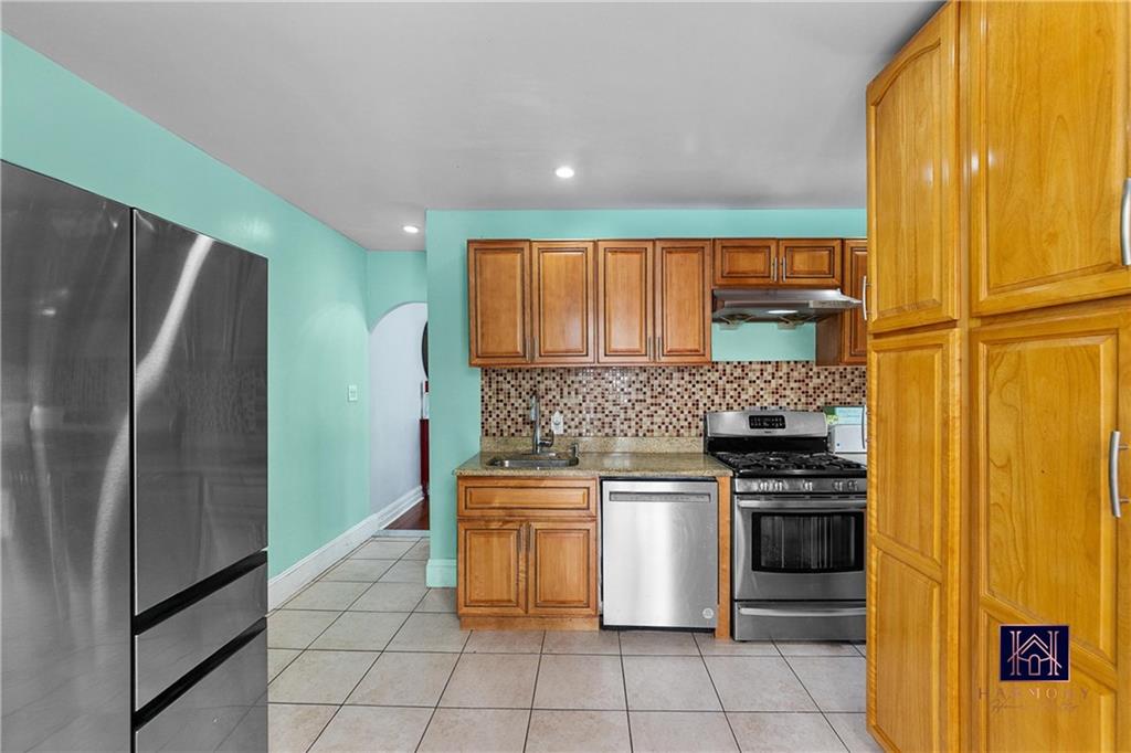 1272 East 38th Street Flatlands Brooklyn NY 11210