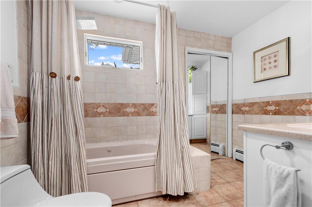 23 Acorn Street Oakwood Staten Island NY 10306