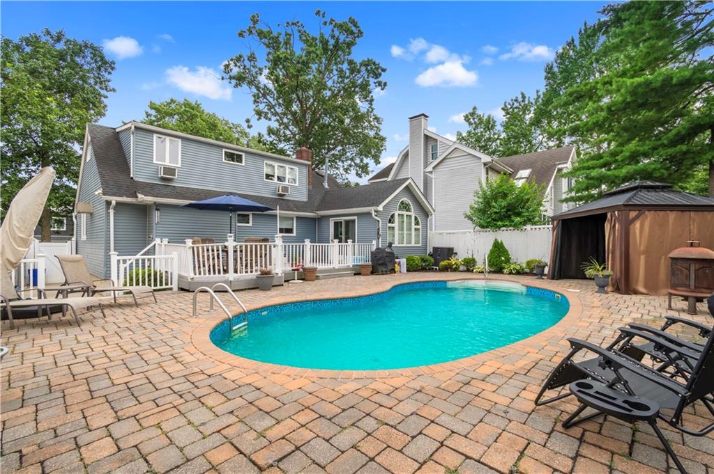 23 Acorn Street Oakwood Staten Island NY 10306