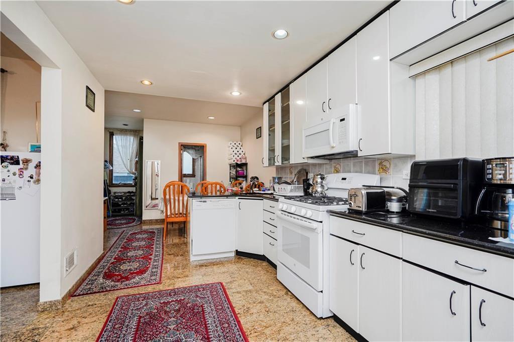 112 Bay 10th Street Dyker Heights Brooklyn NY 11228