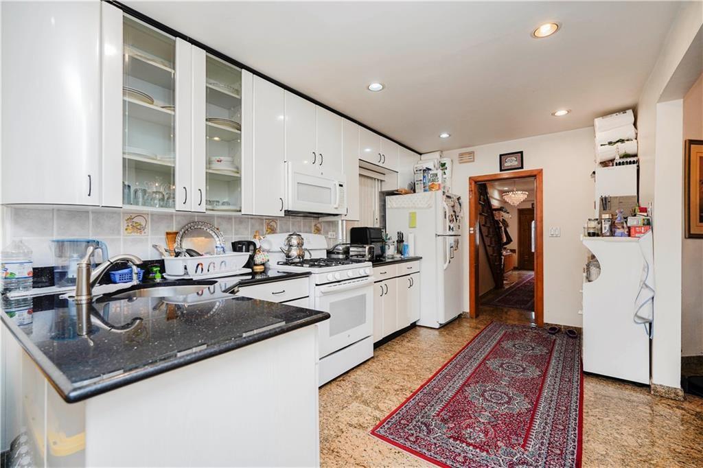 112 Bay 10th Street Dyker Heights Brooklyn NY 11228