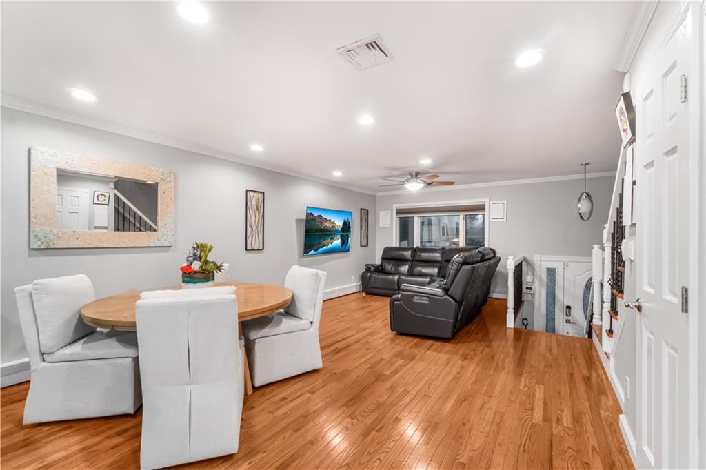124 North Drive Staten Island NY 10305