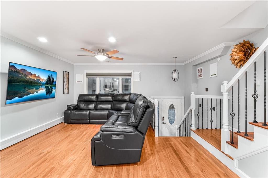 124 North Drive Staten Island NY 10305